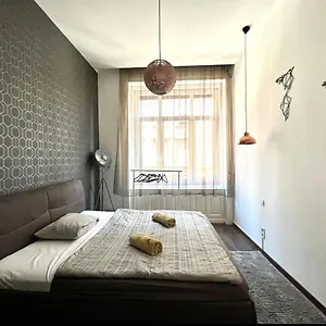 Wonderful Design In The Centre Apartment Budapest